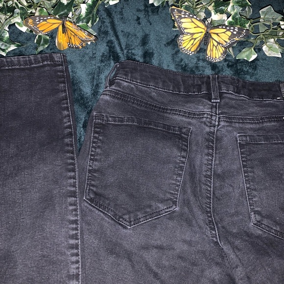 Garage high-waisted stretchy jean Size 05 US (fits smaller) - Picture 3 of 4